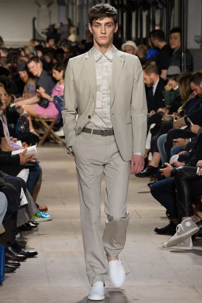 Look 1